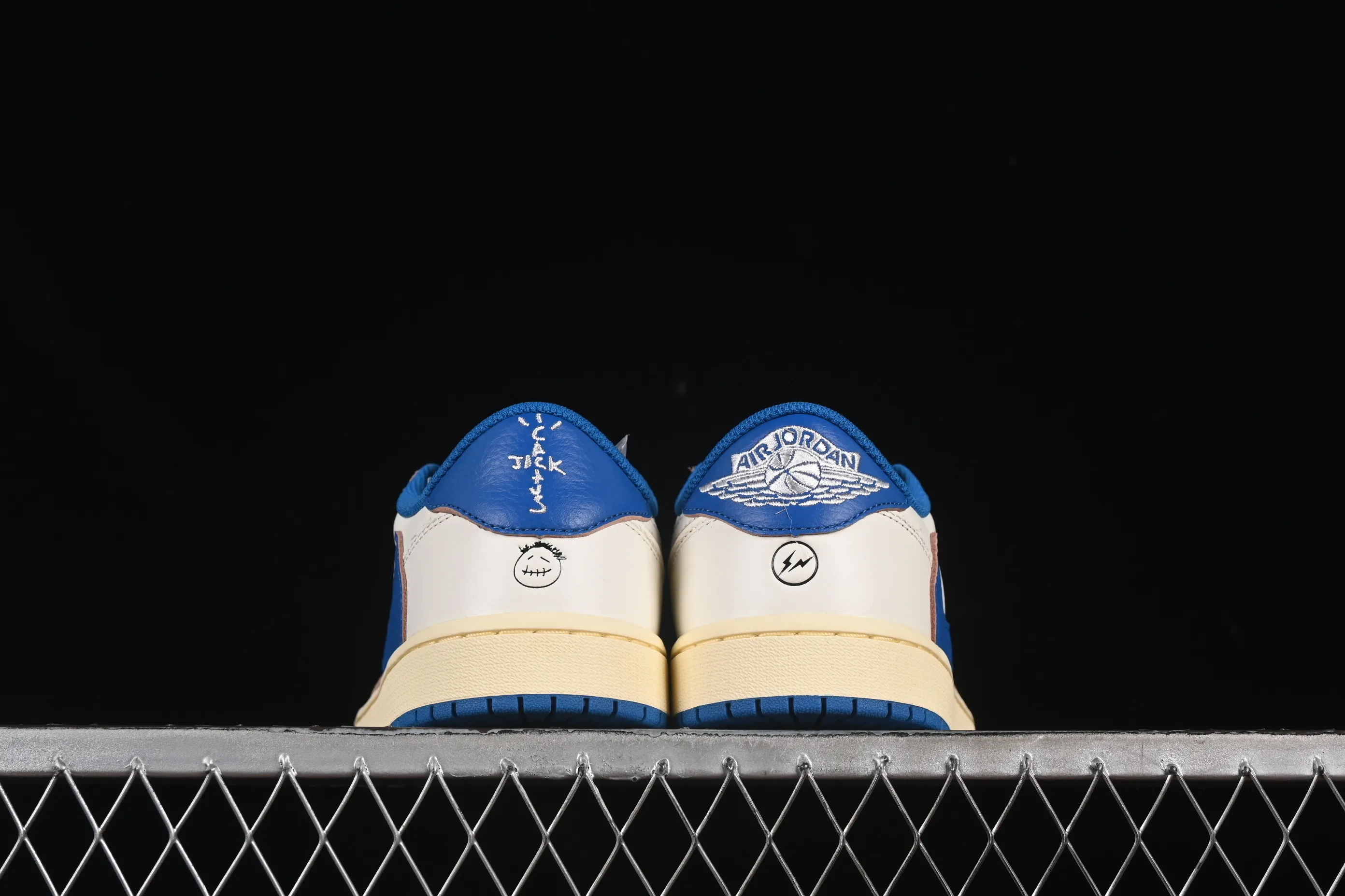 All categories Air Jordan Jordan series basketball shoes Air Jordan 1 Low High-end customized low-top sneakers OG version Travis Scott x Air Jordan 1 Low OG AJ1 Joe 1 undercut low-top DM7866-104